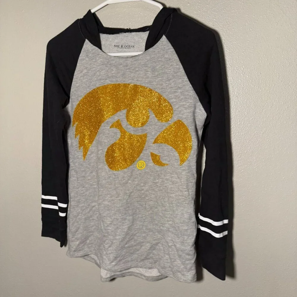 🏈Iowa Hawkeyes🏈 Girls long-sleeve hooded top, size 12